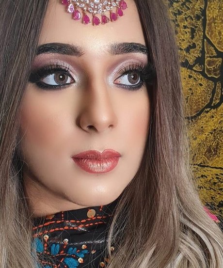 Apoorva Bhalla nice pornstar pics