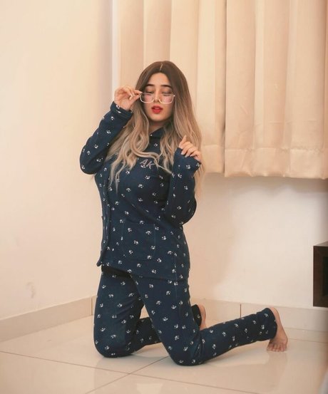 Apoorva Bhalla exclusive model pic