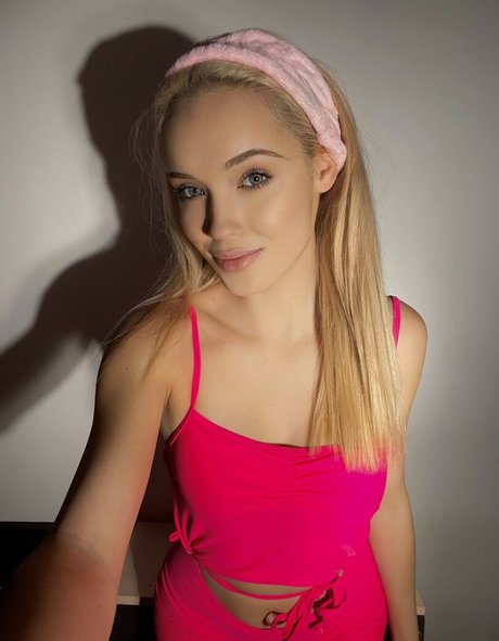 skyress vip nudes model galleries