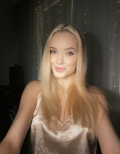 skyress vip nudes star photo