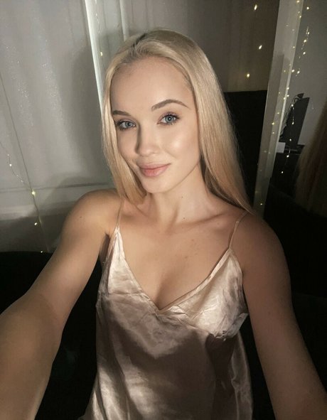 skyress vip pretty actress image