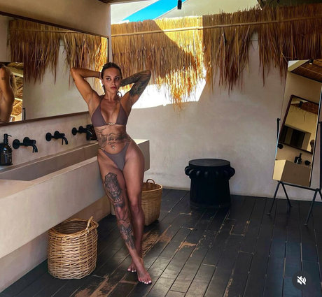 Leah Beth hd model gallery