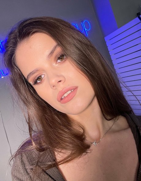 lanayasweet adult model galleries