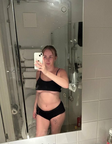 monali2002 model images