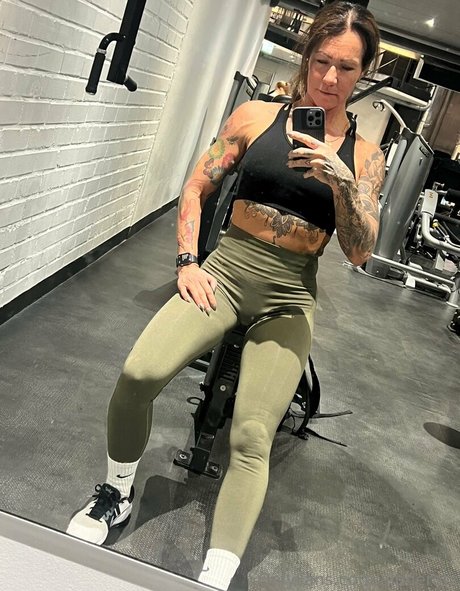 alpheratz model free pictures