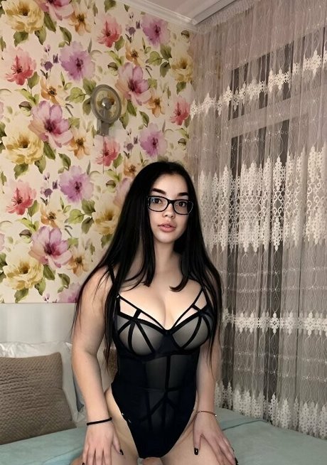 alinasweet erotic model galleries