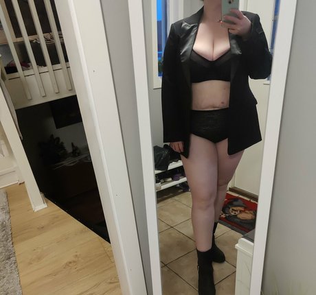 julieboobs exclusive model pics