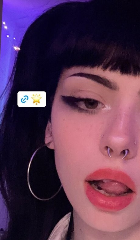 Emma Langevin pornstar naked picture