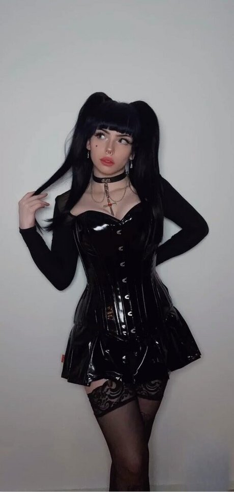 Emma Langevin model nudes pic