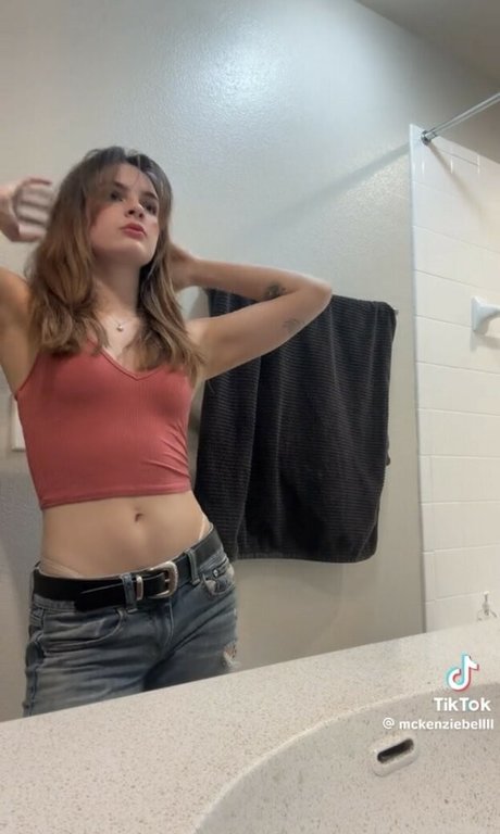 McKenzie Bell model nice image