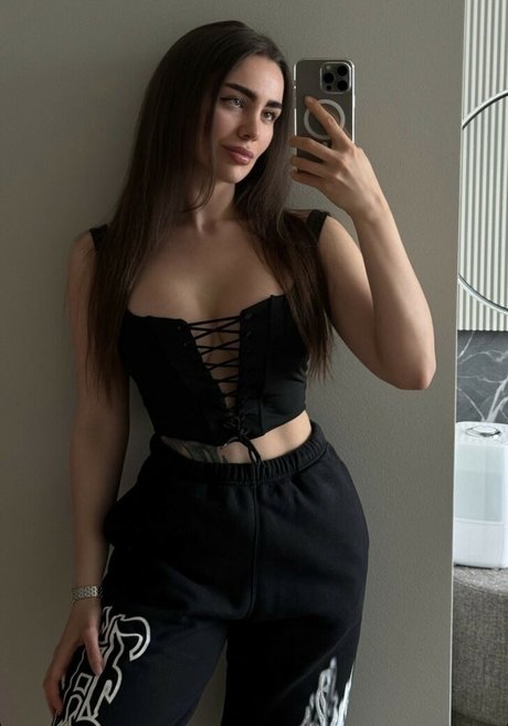 Toma Zhdanova free pornstar gallery