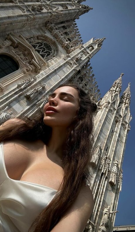 Toma Zhdanova star nude pic