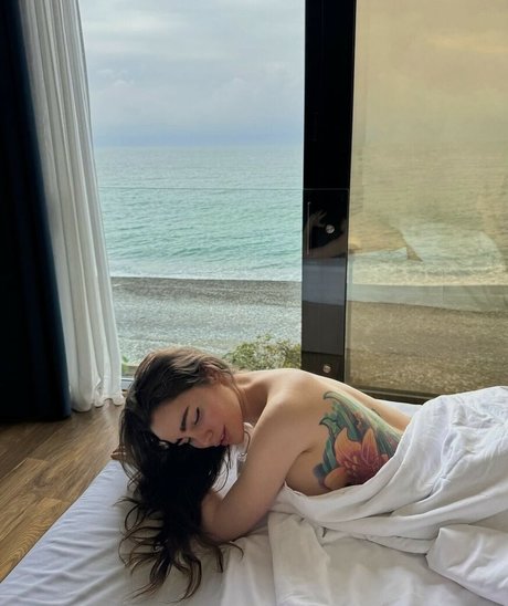 Toma Zhdanova star nudes pic