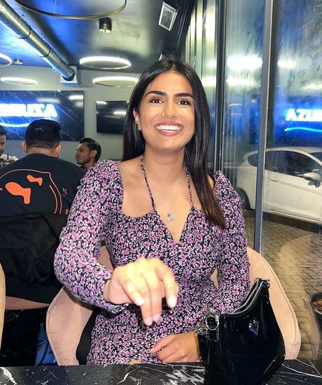 Tindy Kaur sexy pornstar photo