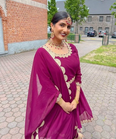 Tindy Kaur star perfect pictures