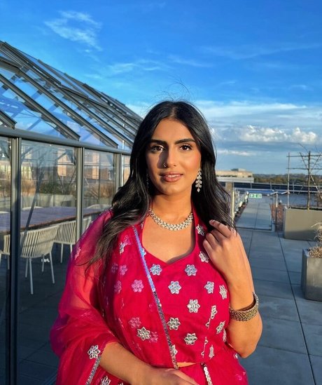 Tindy Kaur hot pornstar photo