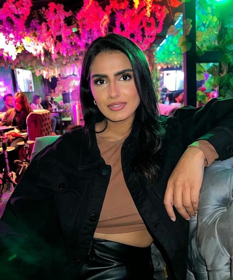 Tindy Kaur star naked img