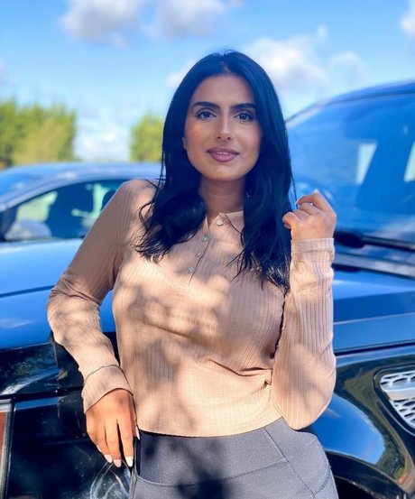 Tindy Kaur naked pornstar pic