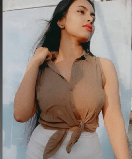 Aarohi Verma sexy star image