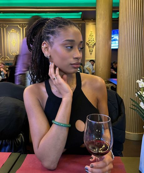 Capeverdian model porn img