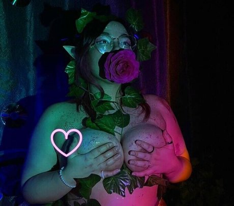 utkashnitke adult model pictures