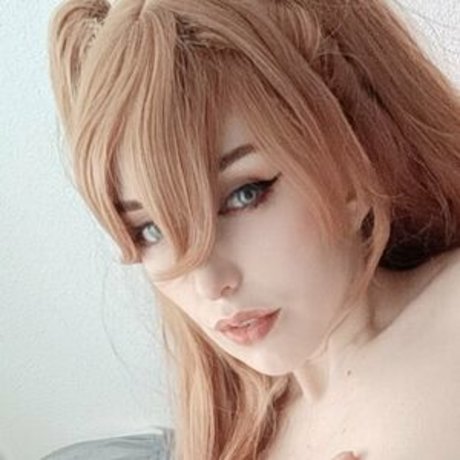 AraKamelia star top pictures