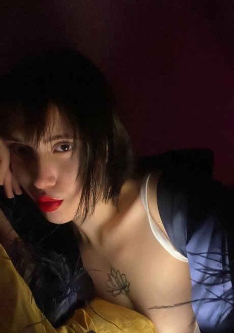 Nururkmz star hot pictures