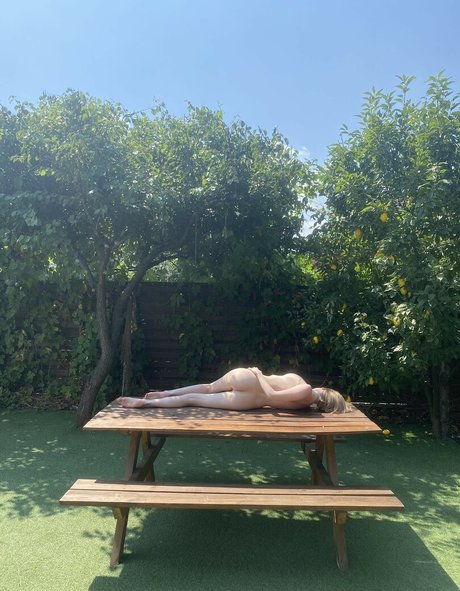 Zovimenyaannie model nude images