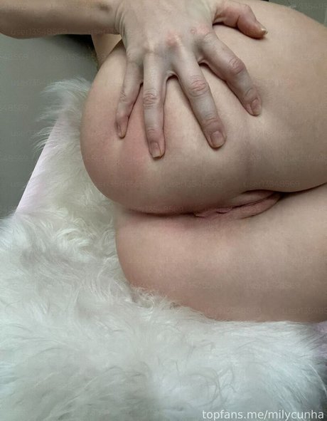 Mily Cunha star exclusive pics