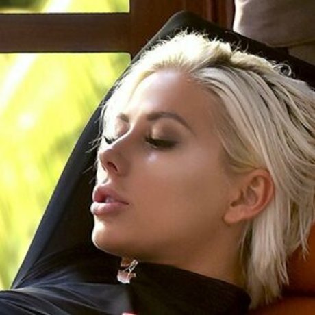 Bonny Gombert pornstar hd images