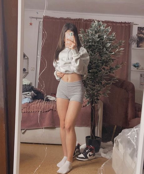 Doreengnadi pretty actress images