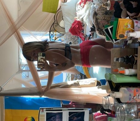 Curthobain sexy pornstar pic