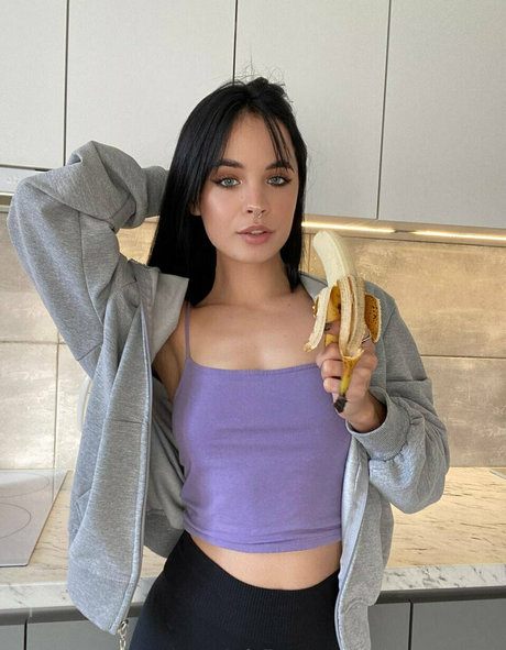 karinasweety69 model sex pic