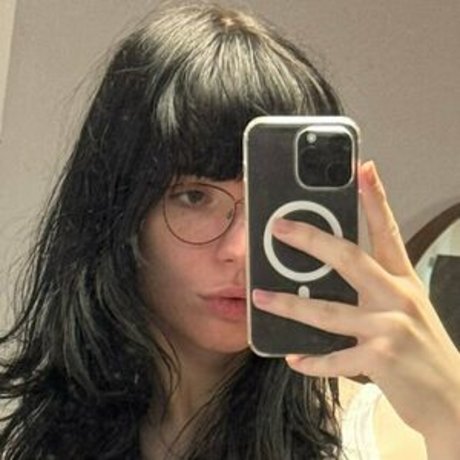 ickypeach exclusive model pic