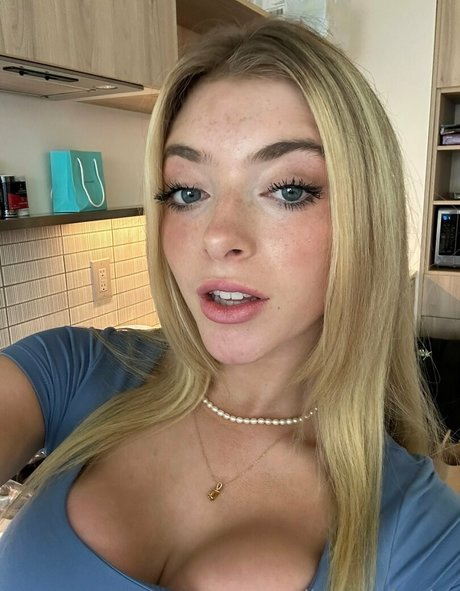 rileymaetwo pornstar art archive