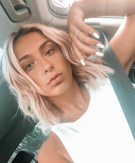 Samantha Copp sexy model image