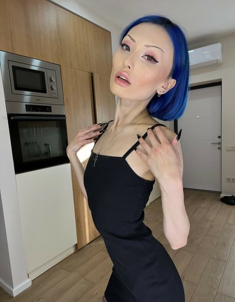 mikukandee model pornographic pics