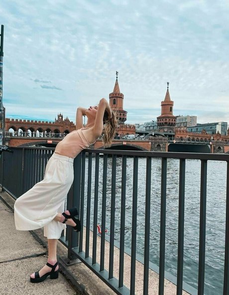 nina williams model archive