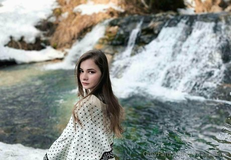 nina williams model high quality photo