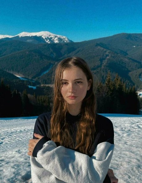 nina williams erotic model picture