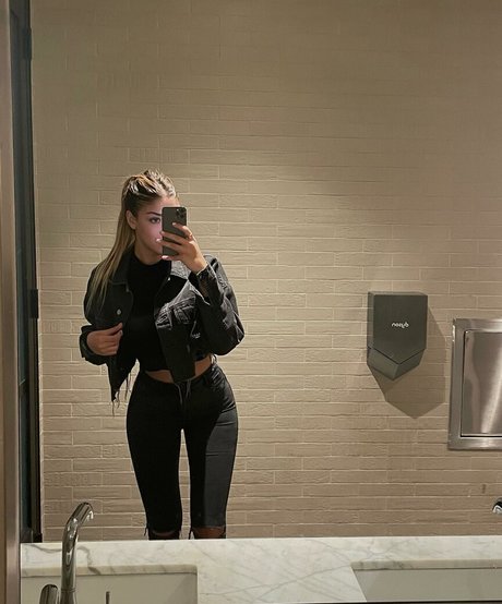 Morena Bradas porn model image