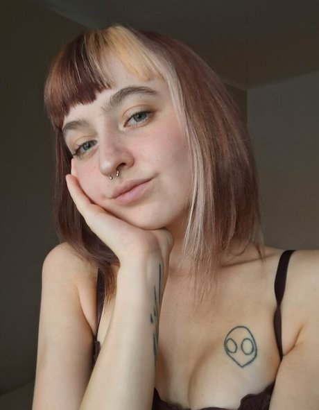 zoemystiqueee star sexy photo