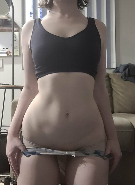 emmya naked model galleries