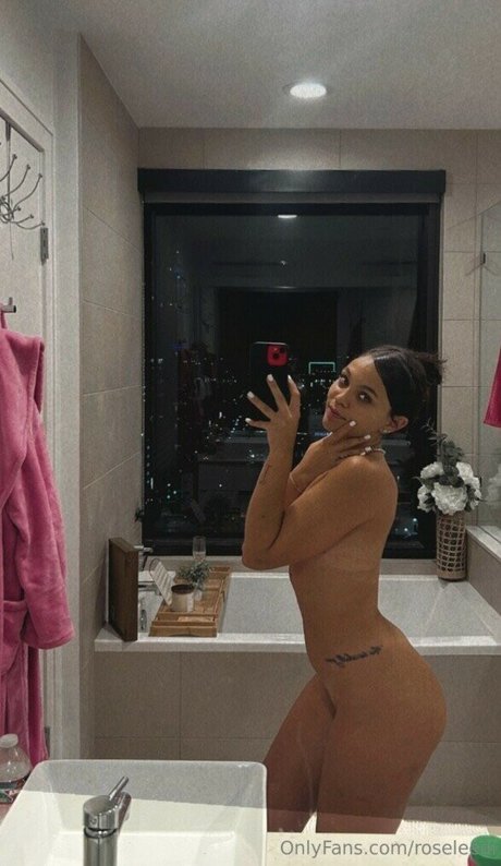 roseleediiii model xxx picture