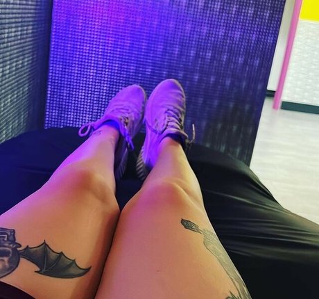 Curious Creature pornstar art picture