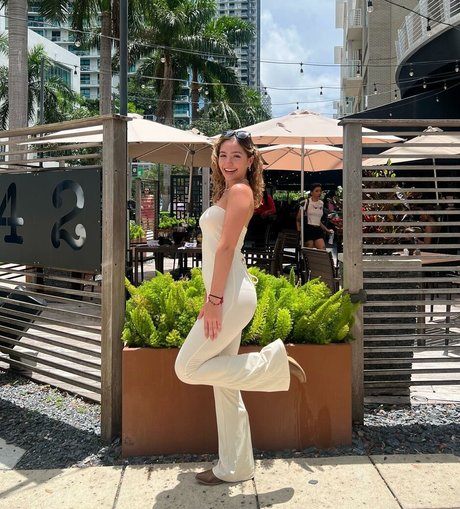 Leslie Machin Profile pic