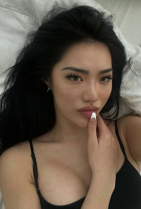 Bbyambi star sexy pics