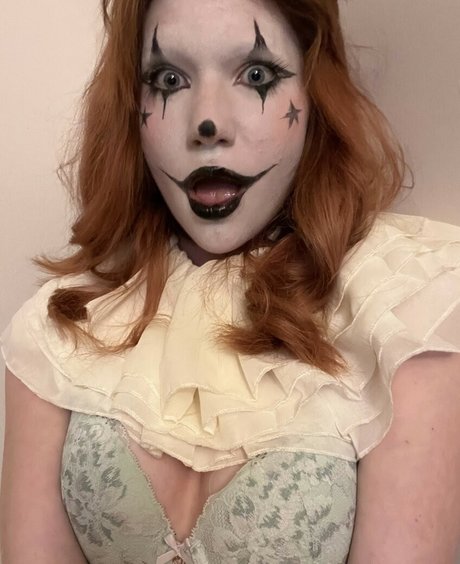 Tora Love model top pics