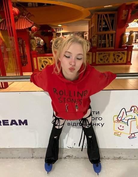 anyuta18 pornstar naked photo