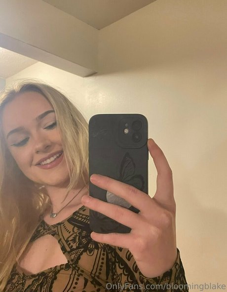 bloomingblake naked model galleries